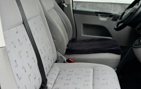 Volkswagen Caravelle T5, 2008 год, 1 550 000 рублей, 21 фотография