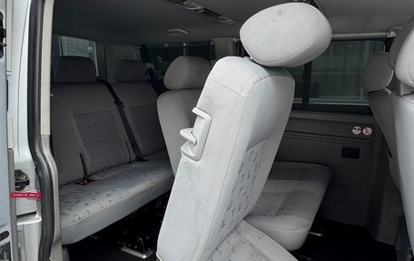 Volkswagen Caravelle T5, 2008 год, 1 550 000 рублей, 19 фотография