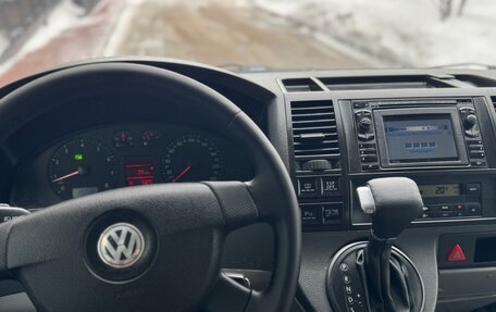 Volkswagen Caravelle T5, 2008 год, 1 550 000 рублей, 29 фотография