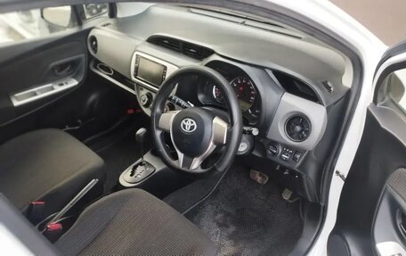 Toyota Vitz, 2015 год, 820 000 рублей, 23 фотография