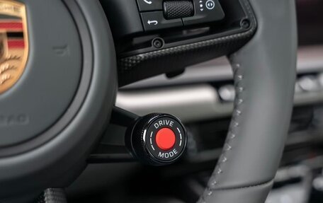 Porsche 911, 2025 год, 31 400 000 рублей, 37 фотография