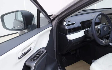 Toyota RAV4, 2026 год, 4 385 900 рублей, 16 фотография