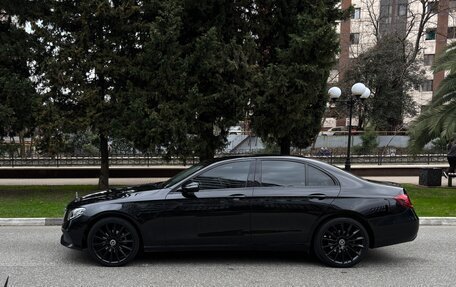 Mercedes-Benz E-Класс, 2017 год, 1 850 000 рублей, 2 фотография