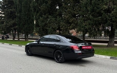 Mercedes-Benz E-Класс, 2017 год, 1 850 000 рублей, 3 фотография