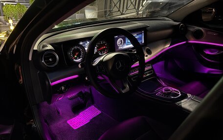 Mercedes-Benz E-Класс, 2017 год, 1 850 000 рублей, 13 фотография