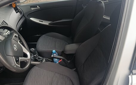 Hyundai Solaris II рестайлинг, 2016 год, 980 000 рублей, 9 фотография