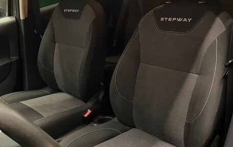 Renault Logan II, 2019 год, 1 050 000 рублей, 8 фотография