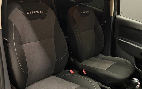 Renault Logan II, 2019 год, 1 050 000 рублей, 16 фотография