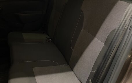 Renault Logan II, 2019 год, 1 050 000 рублей, 18 фотография