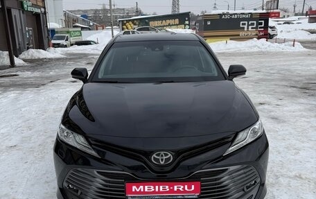 Toyota Camry, 2020 год, 3 700 000 рублей, 1 фотография