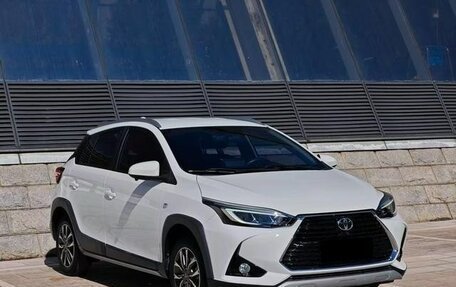 Toyota Yaris XP150 рестайлинг, 2021 год, 1 550 000 рублей, 1 фотография