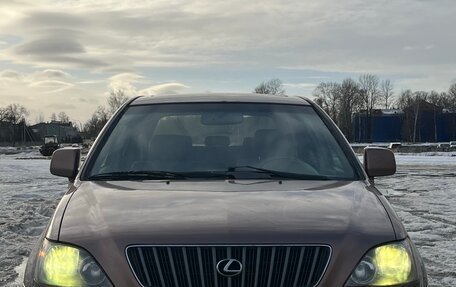 Lexus RX IV рестайлинг, 1998 год, 470 000 рублей, 2 фотография