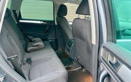 Volkswagen Touareg III, 2011 год, 1 740 000 рублей, 12 фотография