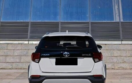 Toyota Yaris XP150 рестайлинг, 2021 год, 1 550 000 рублей, 8 фотография