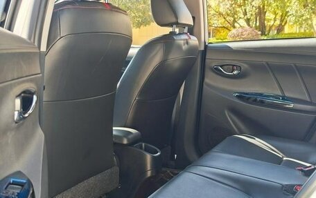 Toyota Yaris XP150 рестайлинг, 2021 год, 1 550 000 рублей, 17 фотография