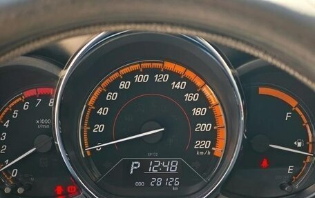 Toyota Yaris XP150 рестайлинг, 2021 год, 1 550 000 рублей, 11 фотография