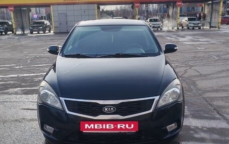 KIA cee'd I рестайлинг, 2011 год, 700 000 рублей, 3 фотография