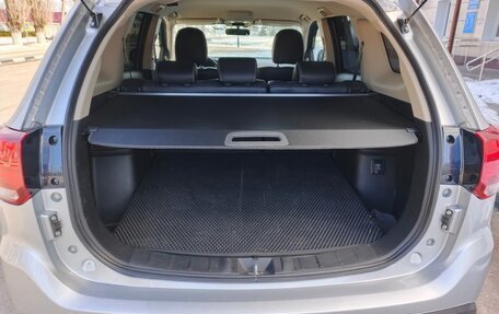 Mitsubishi Outlander III рестайлинг 3, 2021 год, 2 350 000 рублей, 11 фотография