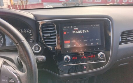 Mitsubishi Outlander III рестайлинг 3, 2021 год, 2 350 000 рублей, 9 фотография