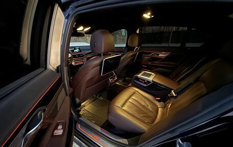 BMW 7 серия, 2017 год, 3 400 000 рублей, 15 фотография