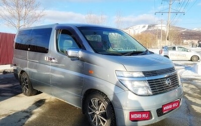 Nissan Elgrand III, 2003 год, 900 000 рублей, 1 фотография
