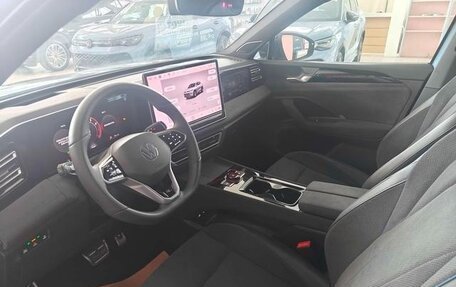 Volkswagen Tiguan, 2024 год, 4 290 000 рублей, 5 фотография