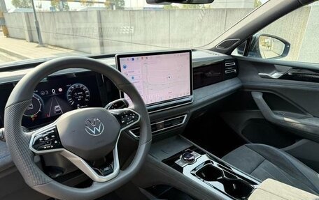 Volkswagen Tiguan, 2024 год, 4 290 000 рублей, 8 фотография