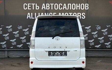 Toyota Voxy II, 2002 год, 899 000 рублей, 6 фотография
