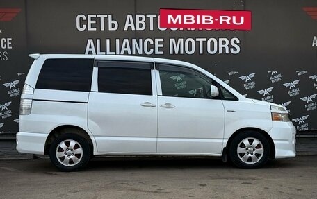 Toyota Voxy II, 2002 год, 899 000 рублей, 9 фотография