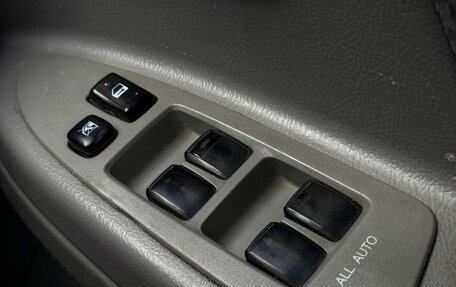 Toyota Voxy II, 2002 год, 899 000 рублей, 19 фотография