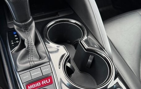 Toyota Camry, 2020 год, 2 450 000 рублей, 11 фотография