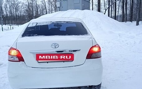 Toyota Yaris III рестайлинг, 2006 год, 620 000 рублей, 12 фотография