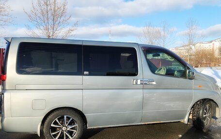 Nissan Elgrand III, 2003 год, 900 000 рублей, 9 фотография