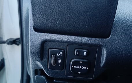 Toyota Yaris III рестайлинг, 2006 год, 620 000 рублей, 18 фотография