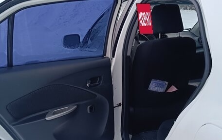 Toyota Yaris III рестайлинг, 2006 год, 620 000 рублей, 25 фотография