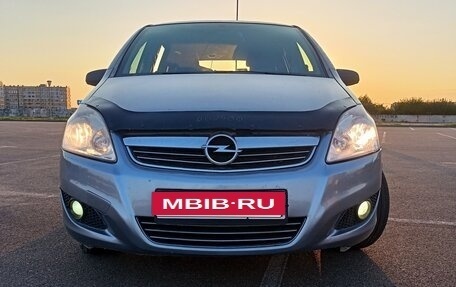 Opel Zafira B, 2008 год, 650 000 рублей, 17 фотография