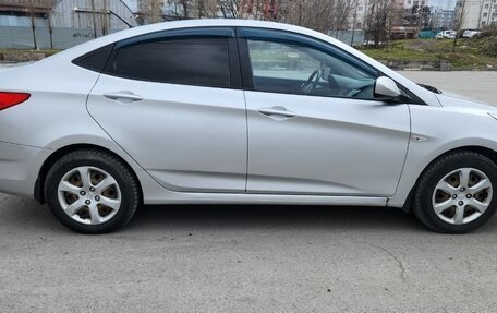 Hyundai Solaris II рестайлинг, 2012 год, 670 000 рублей, 3 фотография