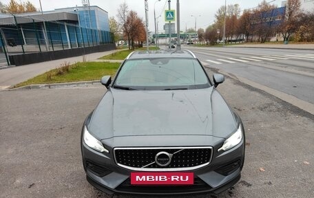 Volvo V60 Cross Country II, 2020 год, 5 000 000 рублей, 8 фотография