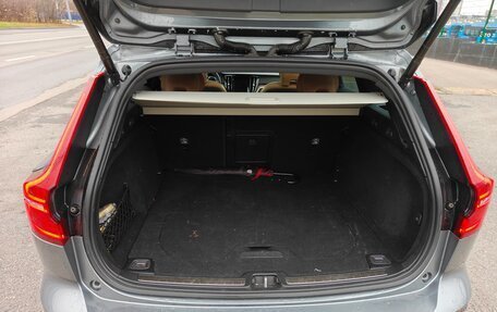 Volvo V60 Cross Country II, 2020 год, 5 000 000 рублей, 11 фотография