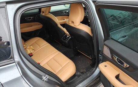 Volvo V60 Cross Country II, 2020 год, 5 000 000 рублей, 20 фотография