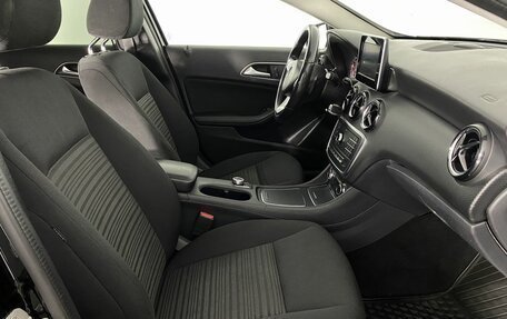 Mercedes-Benz A-Класс, 2017 год, 1 140 000 рублей, 13 фотография