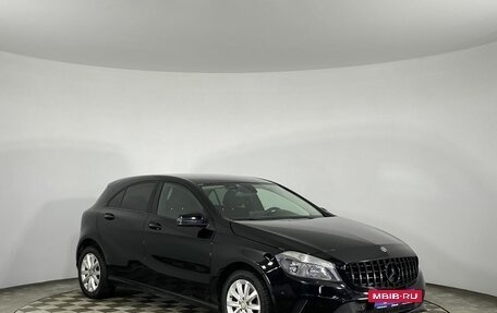 Mercedes-Benz A-Класс, 2017 год, 1 140 000 рублей, 2 фотография