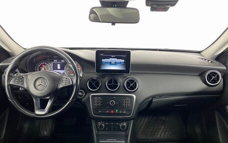 Mercedes-Benz A-Класс, 2017 год, 1 140 000 рублей, 16 фотография