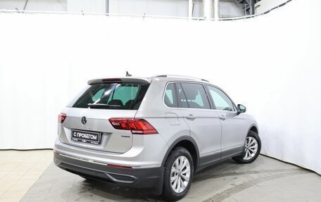 Volkswagen Tiguan II, 2021 год, 3 240 000 рублей, 4 фотография