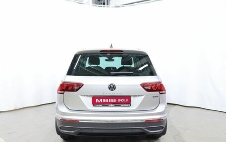 Volkswagen Tiguan II, 2021 год, 3 240 000 рублей, 5 фотография
