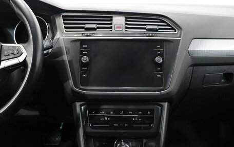 Volkswagen Tiguan II, 2021 год, 3 240 000 рублей, 19 фотография