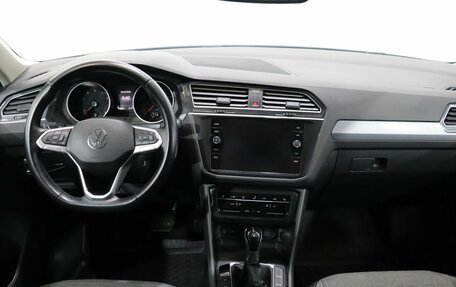 Volkswagen Tiguan II, 2021 год, 3 240 000 рублей, 13 фотография