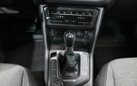 Volkswagen Tiguan II, 2021 год, 3 240 000 рублей, 18 фотография