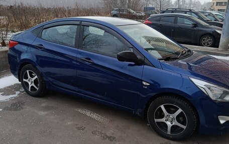 Hyundai Solaris II рестайлинг, 2015 год, 890 000 рублей, 3 фотография