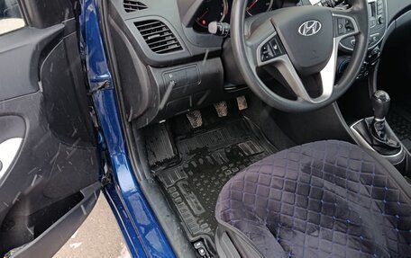 Hyundai Solaris II рестайлинг, 2015 год, 890 000 рублей, 7 фотография